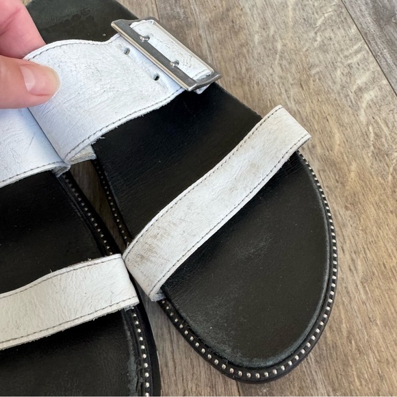 Sorel Roaming NL3594-125 White Leather Buckle Slip On Slide Sandals - Picture 2 of 10